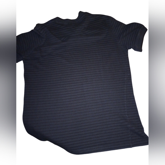 Men's Versace Classic V2 Ribbed Knit Short Sleeve Shirt. Crew Neck. Size Medium - Picture 5 of 6